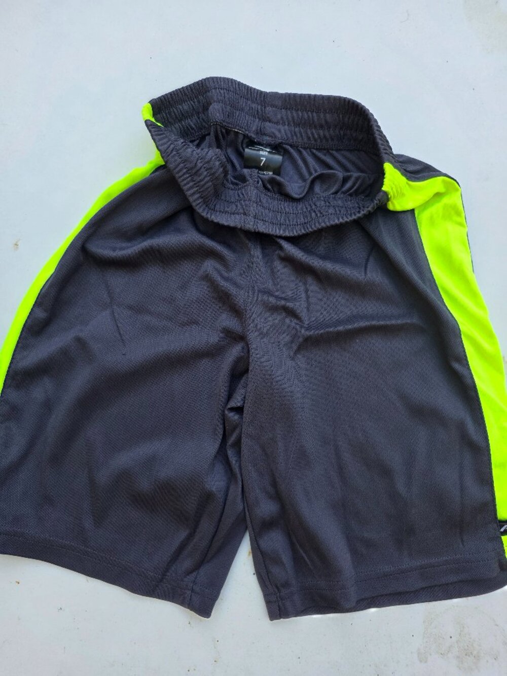 Boys Athletic Basketball Shorts Size 7 Black Neon Green Side Stripe